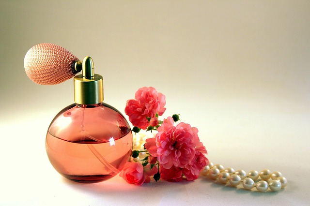 Parfém s růží